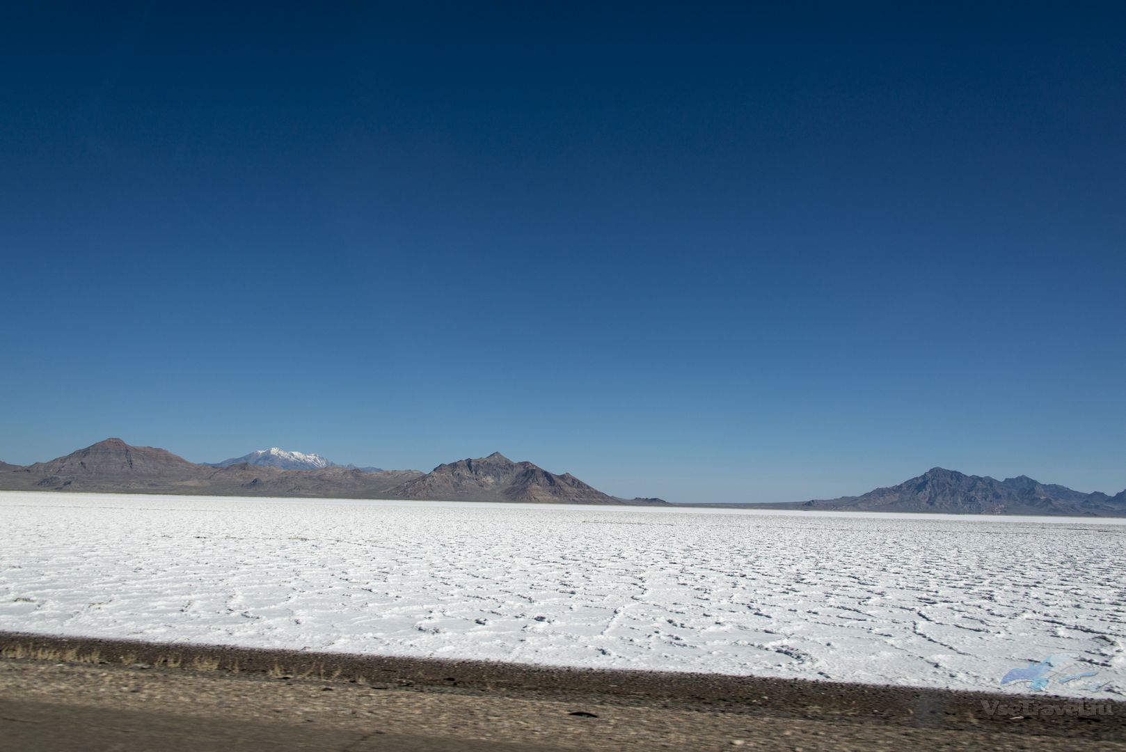 Соль у озера Солт Лейк (Salt lake) .